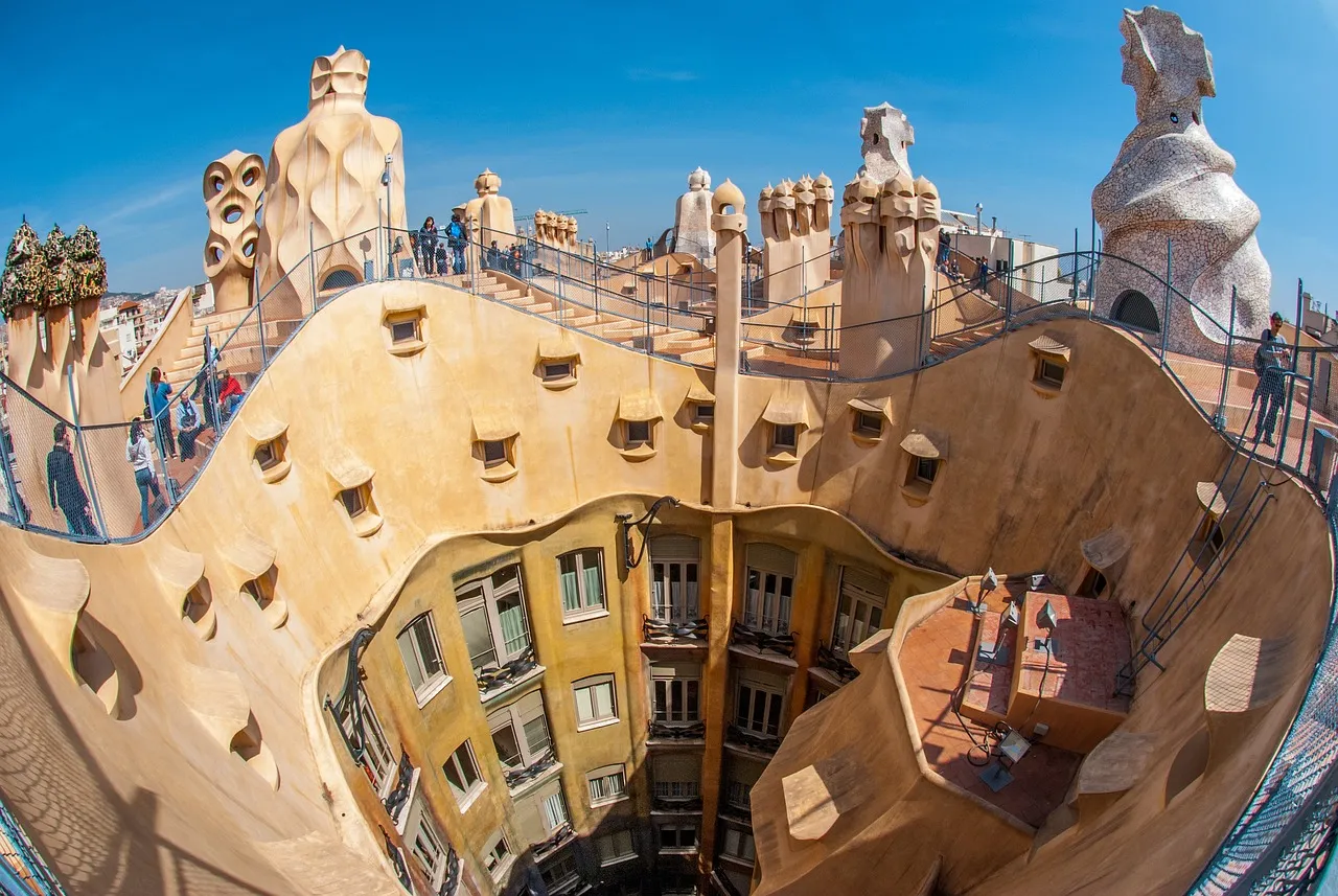 Tour de 5 días desde Madrid: Toledo, Montserrat y Barcelona