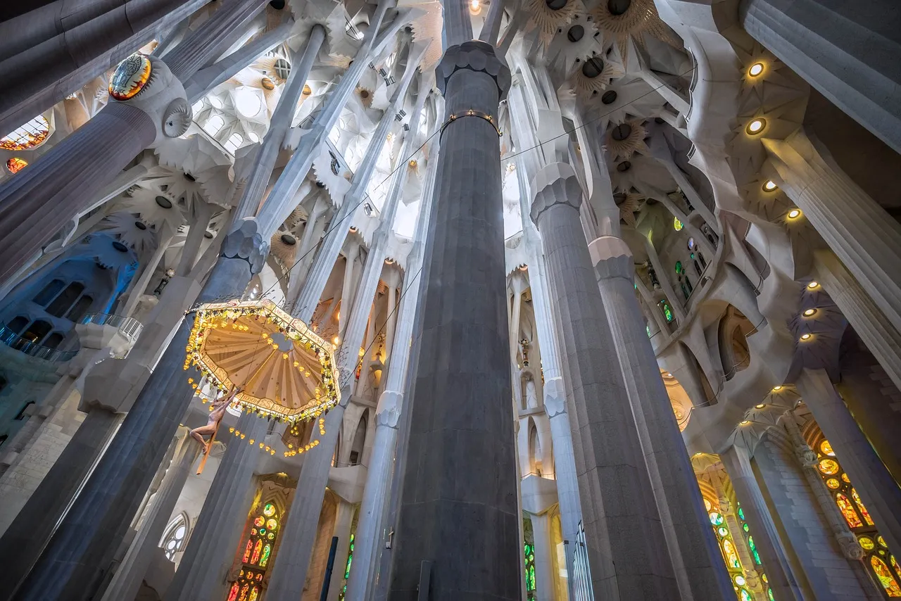 Tour de 14 días desde Barcelona: Francia occidental, Andorra y París