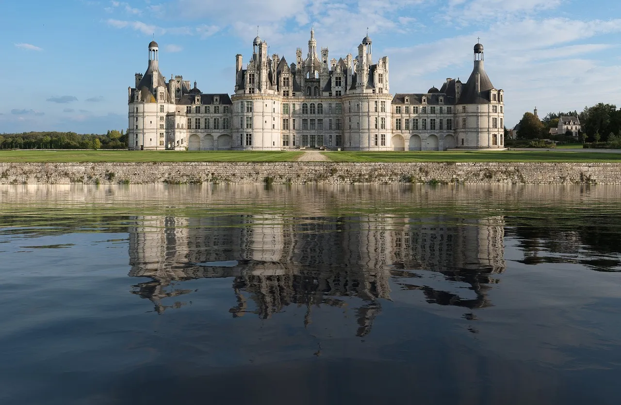 Tour de 9 días desde París: Francia y Ruta de los Tres Valles