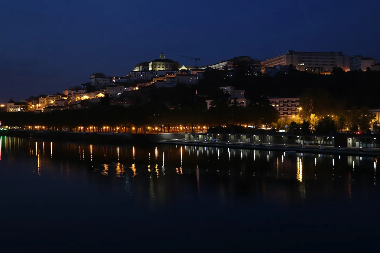 Tour de 5 días desde Madrid: Portugal con Oporto, Coimbra y Lisboa