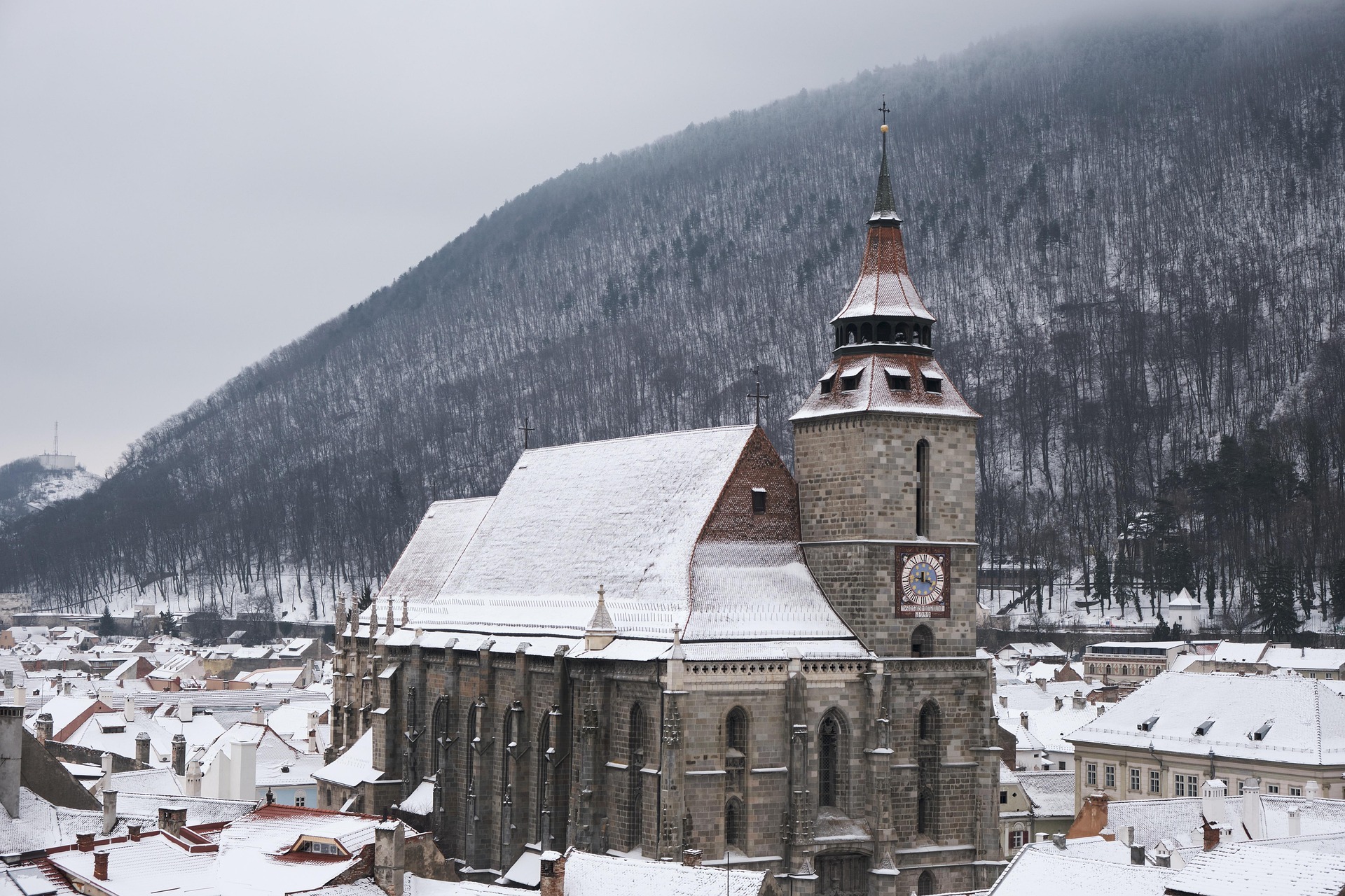 Tour de 8 días desde Bucarest: Transilvania medieval y los Cárpatos